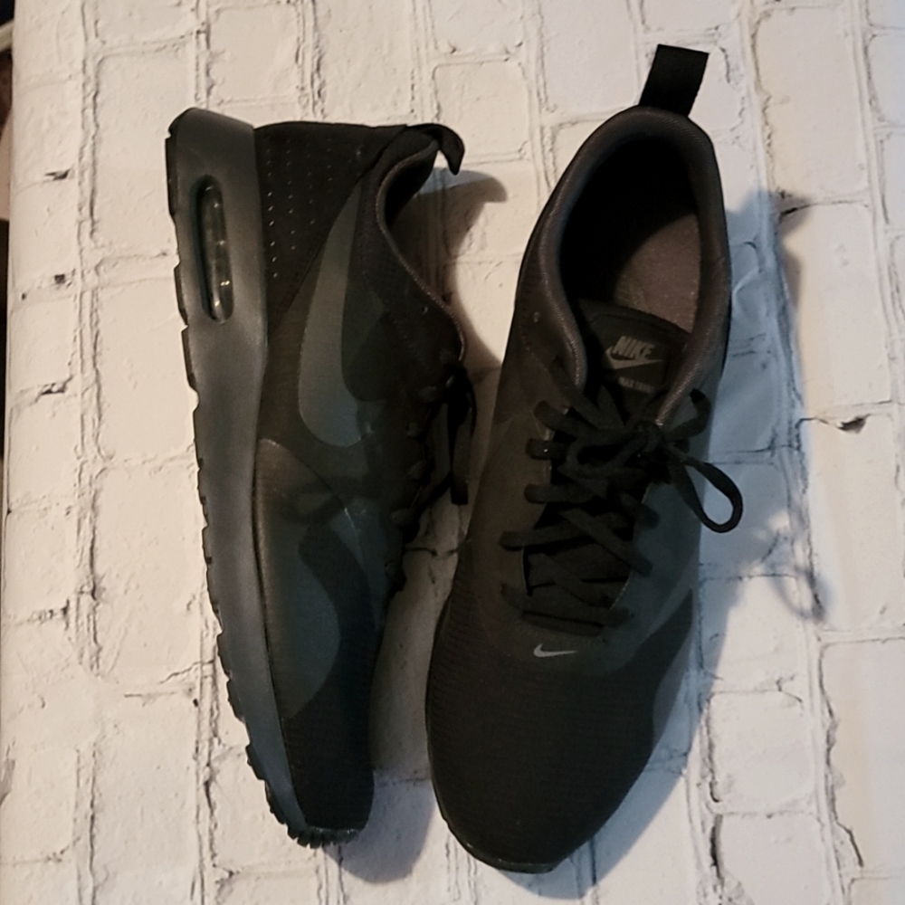 Mens 13 Nike Tennis Shoe